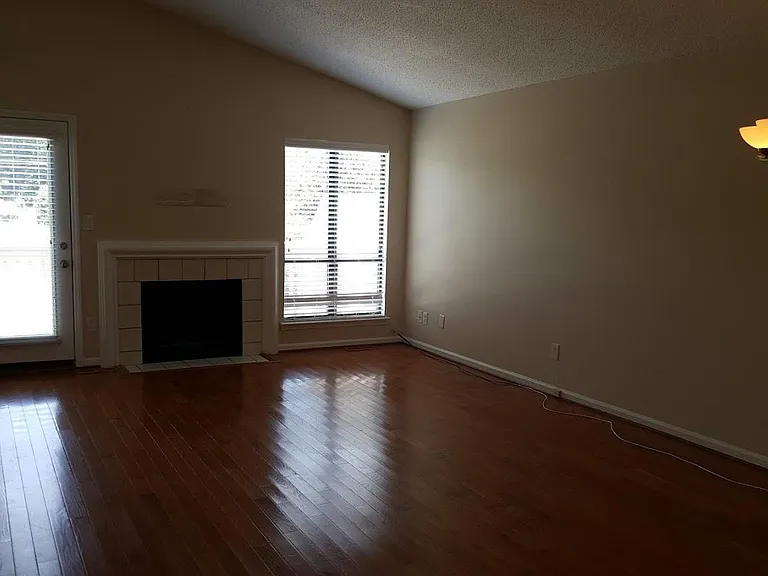 3814 Summerwood Ct — Photo 6