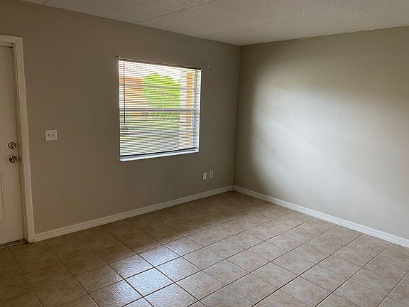 2nd image of 706 Michigan Ct APT 1
