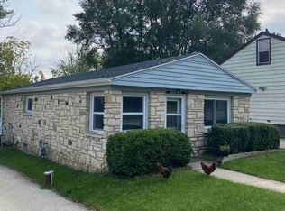 W278N2438 Edgewood Ave, Pewaukee, WI 53072