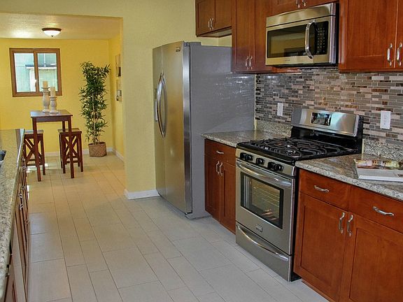 3rd image of 6406 S Lawrence St