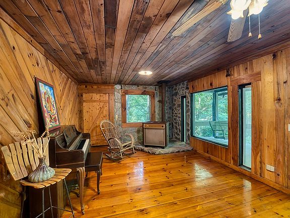 4th image of 5 Ames Lake Ln
