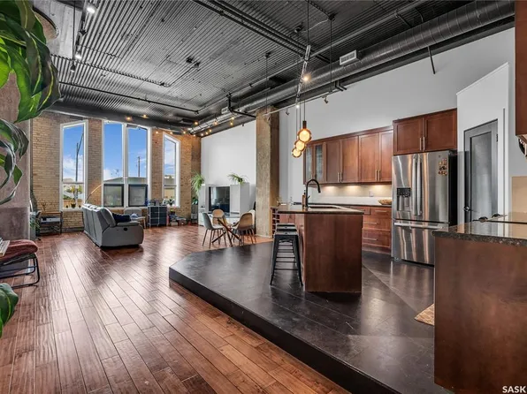 UNIT 105-211 D AVENUE N, Saskatoon, SK S7L 1M7