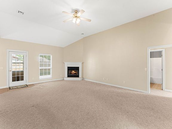 5th image of 305 Cross Ln