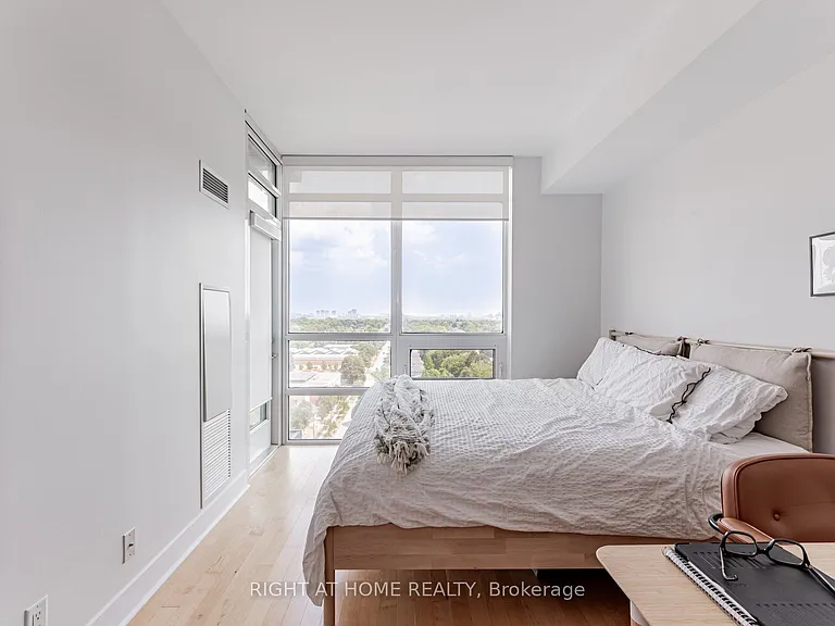 26 Norton Ave #1603 — Photo 17