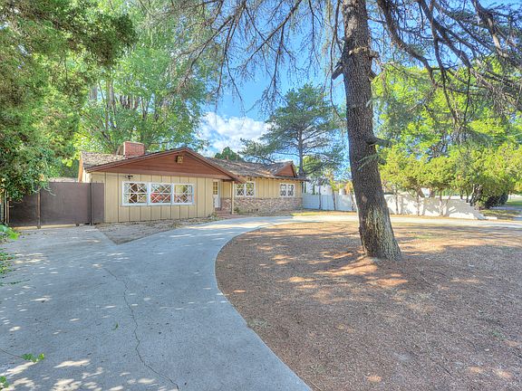 4th image of 8643 Aqueduct Ave