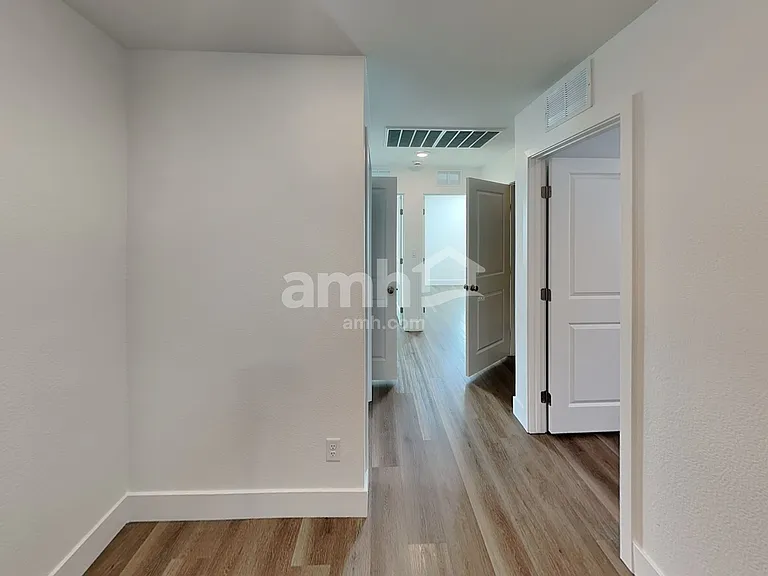 8183 Braavos Peninsula Ave — Photo 9