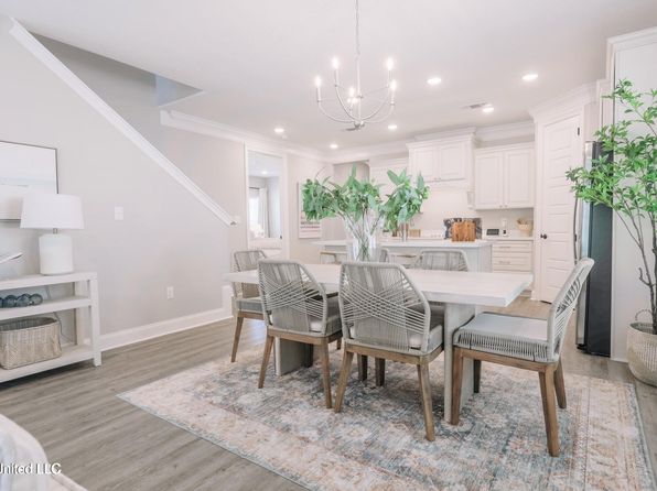 111 Grande View Dr, Biloxi, MS 39531