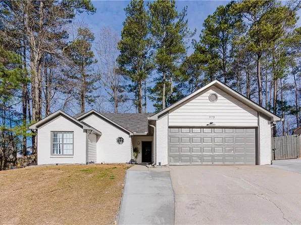 975 Fox Valley Trl, Stone Mountain, GA 30088