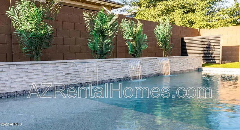 5 bed, 4.5 bath, 3221 sqft, $4,100 — Photo 4
