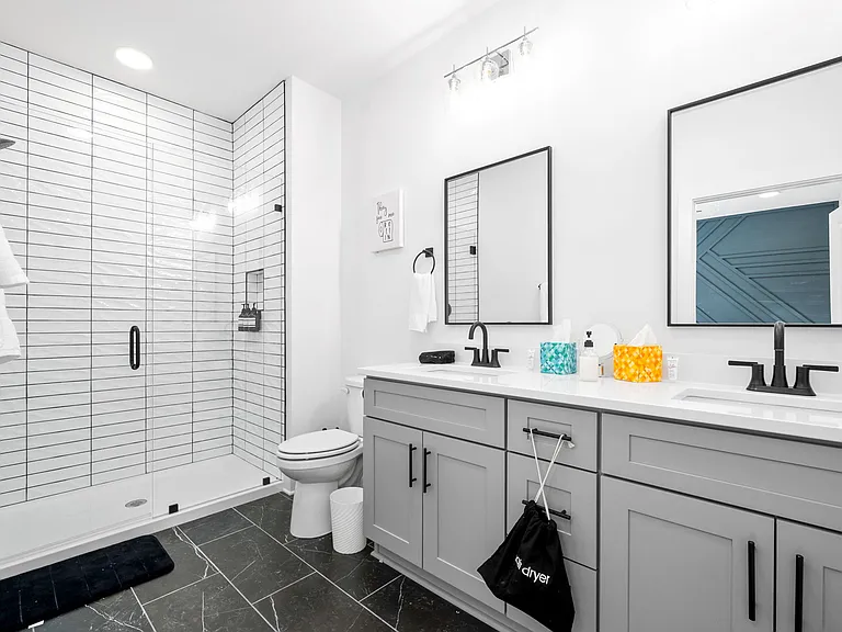 700 N Dupont Ave #322 — Photo 14