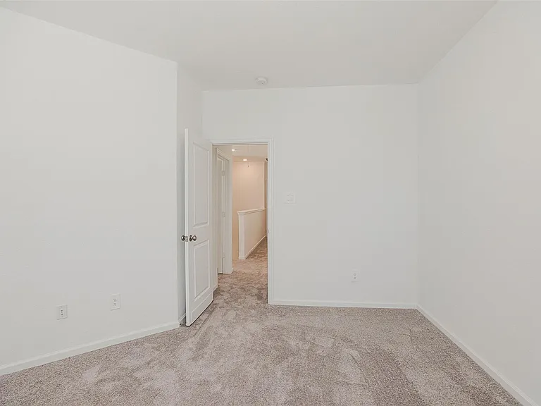 625 Royal Arch Dr — Photo 25