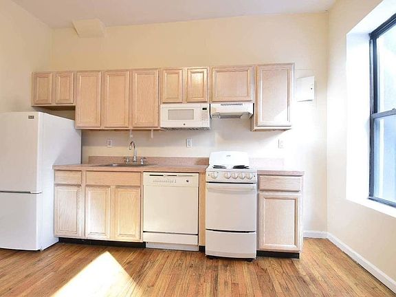 2nd image of 2350 Broadway #301