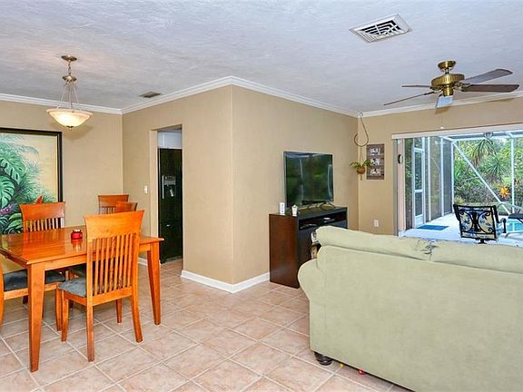 4th image of 7534 Mariana Dr
