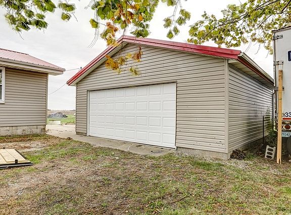 5th image of 3426 County Road 1000 E