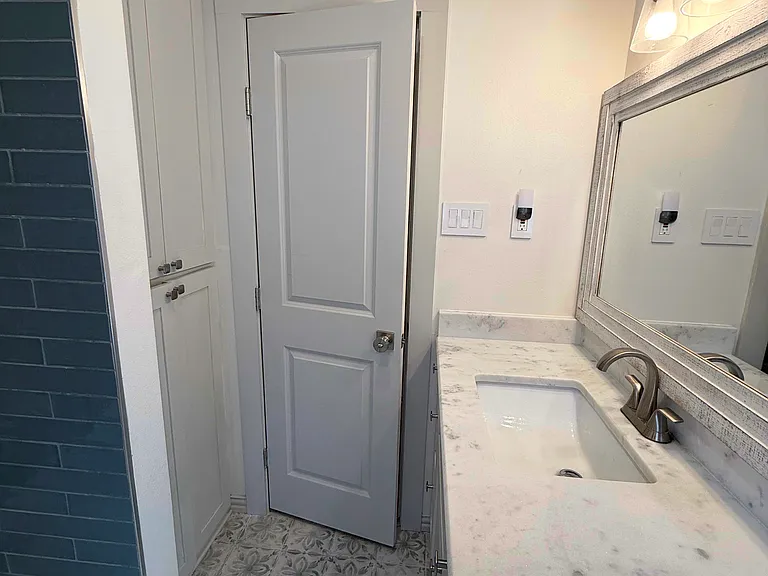 1007 Emery St — Photo 20