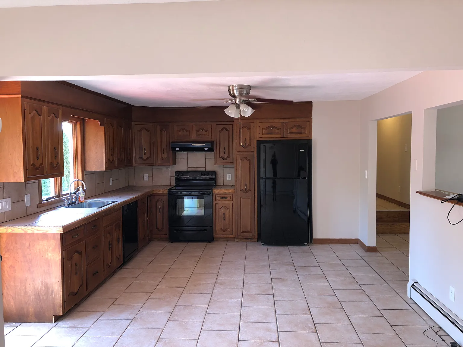 3 bed, 1800 sqft, $2,950 — Photo 4