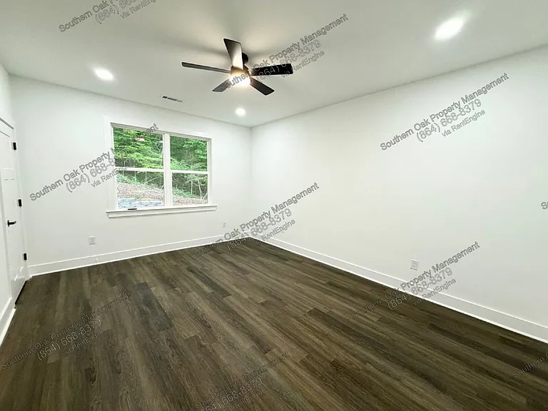 306 Hickory Trl — Photo 9