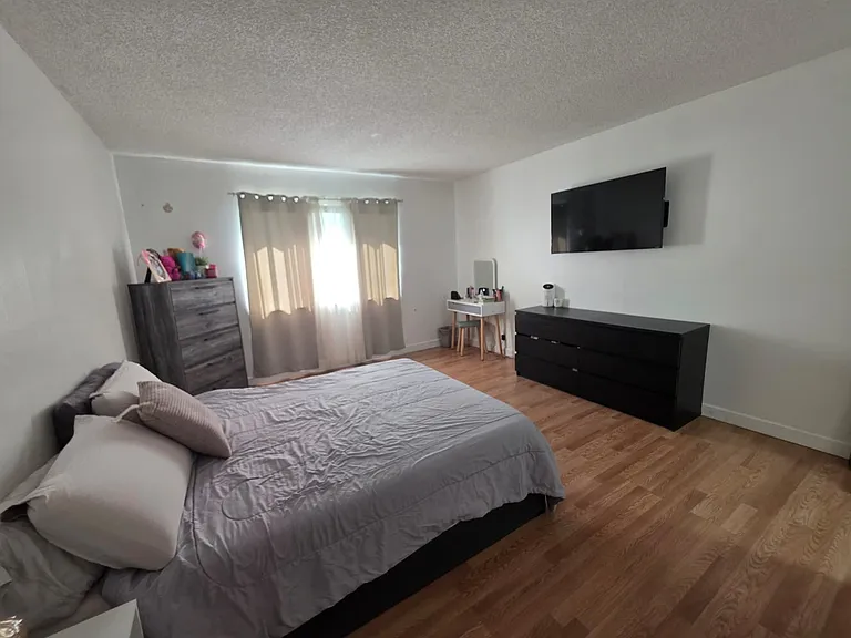 16278 Laurel Dr #202 — Photo 33