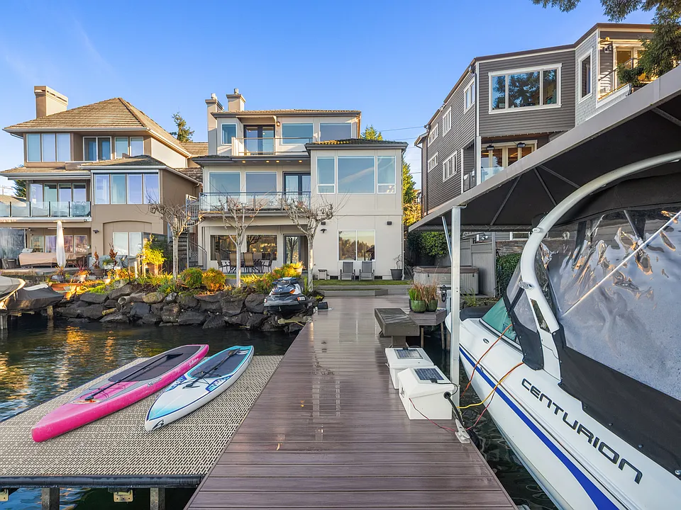 3711 Lake Washington Blvd N
