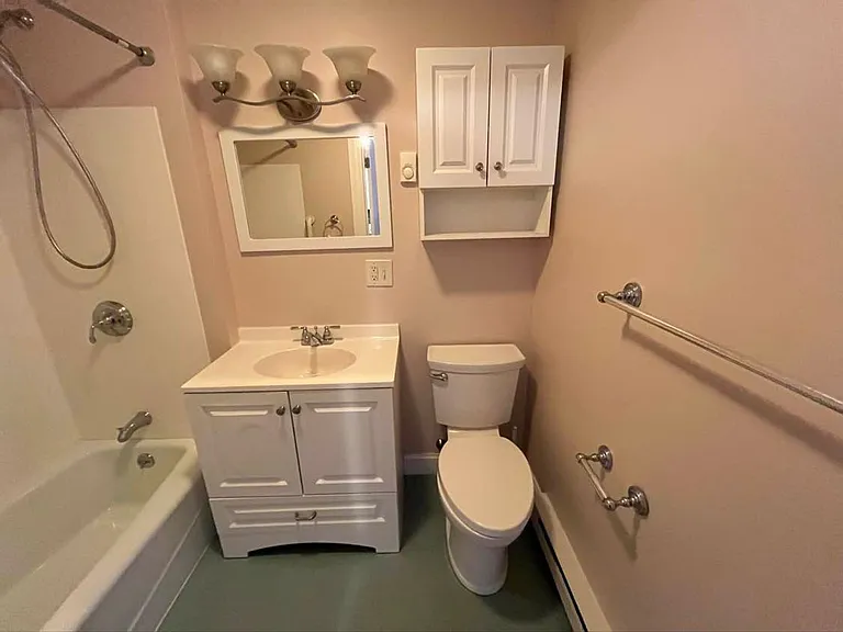 83 Curtis Ave #4 — Photo 4