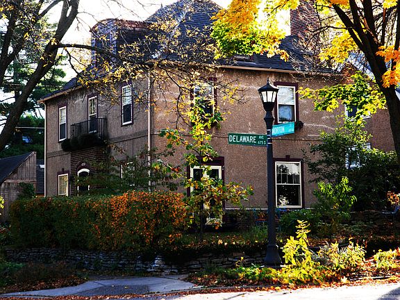 3rd image of 484 Morton St W