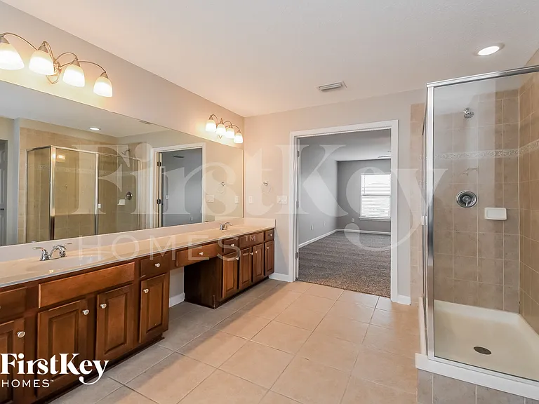 8327 Highgate Dr — Photo 10