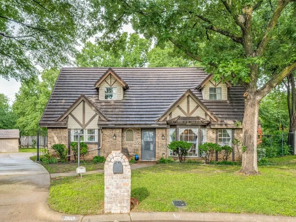 1100 Shady Brook Ct, Bedford, TX 76021