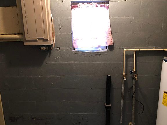 3rd image of 1030 Meadow Ave