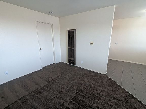 2nd image of 4016-24 Winona Ave #4018