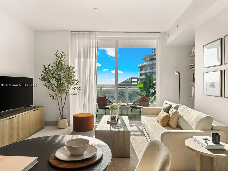 1080 Brickell Ave #3905