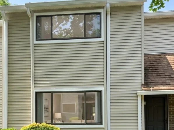 30 Orangwood Drive West #30, Derby, CT 06418