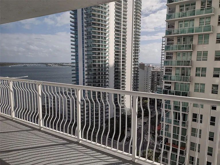 1200 Brickell Bay Dr #2005 — Photo 3
