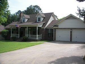 1st image of 106 Lakeshore Dr