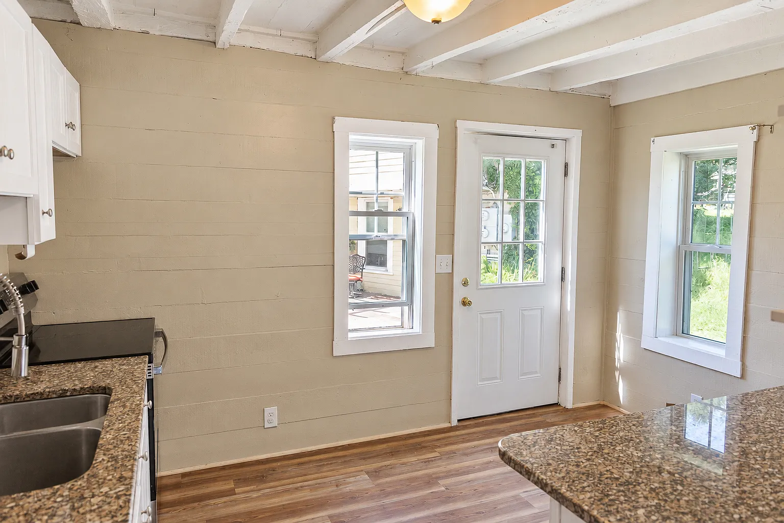 3 bed, 1800 sqft, $2,800 — Photo 2