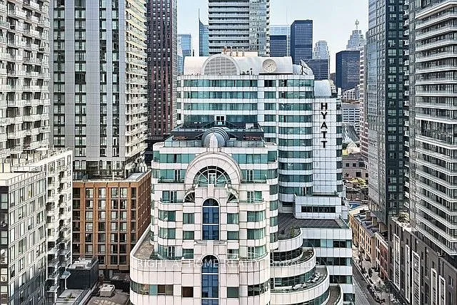 400 King St W #2106 — Photo 10