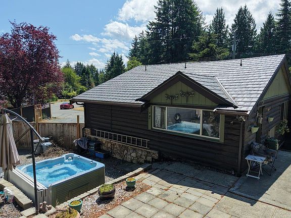 2nd image of 3604 Rockcliffe Dr