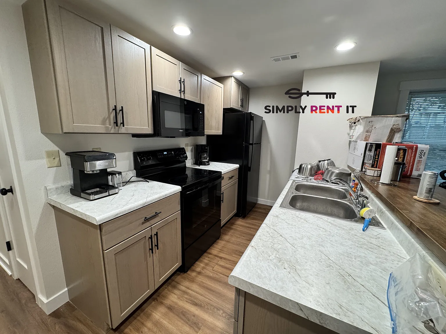Renovated 2 Bedroom, 2 Bathroom on Campus! Available Jan. 1st! — Photo 3
