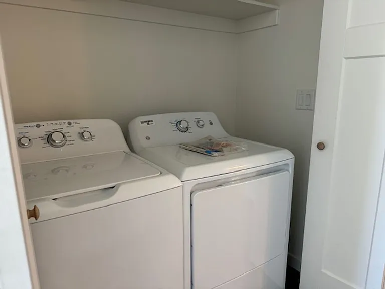 639 SE Reed Market Rd #2 — Photo 11
