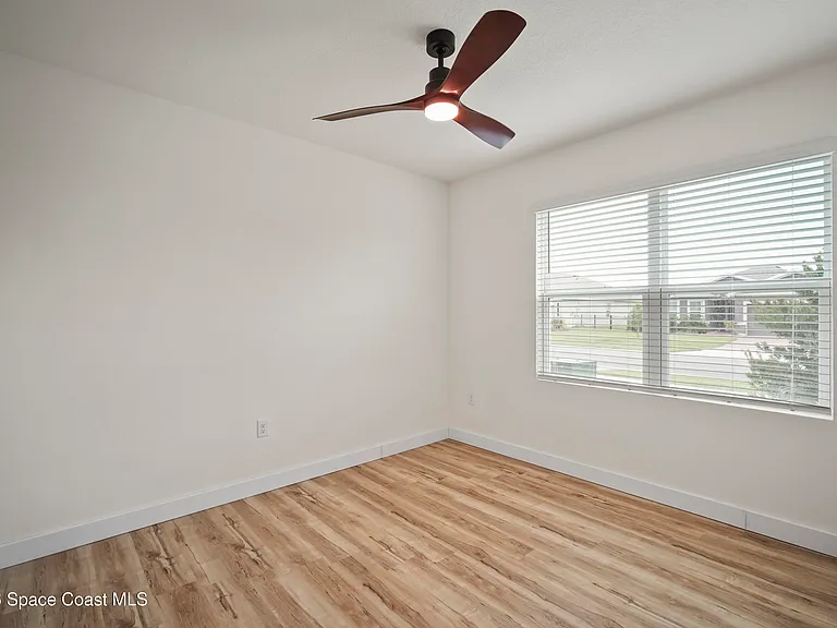 1065 Dugan Cir SE — Photo 4