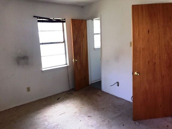 5th image of 2290 White Oak Dr