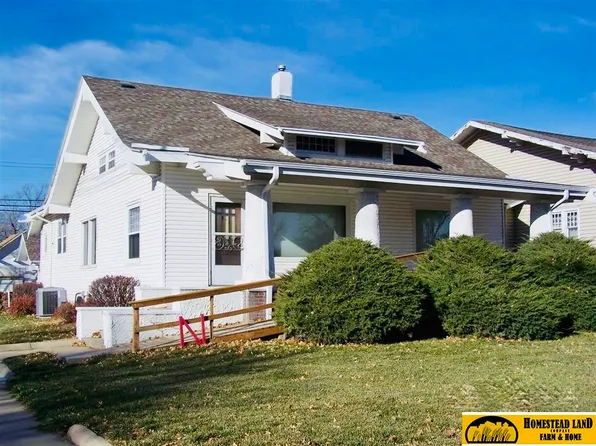 1103 E St, Fairbury, NE 68352