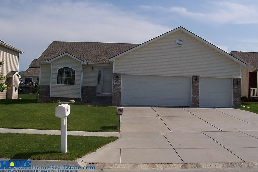 1st image of 5935 Bridle Ln