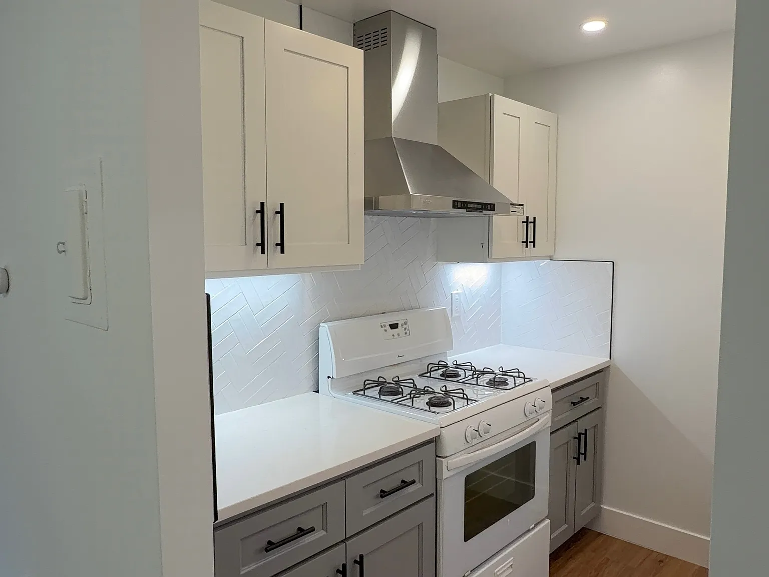 1 bed, 790 sqft, $1,900 — Photo 3