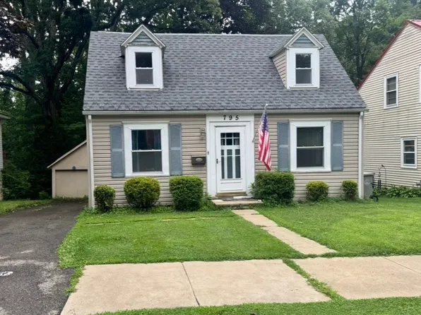 795 Chestnut St, Meadville, PA 16335