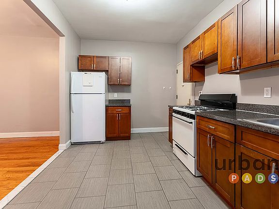 3rd image of 1525 60th St #2A