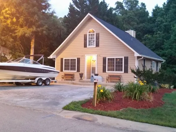 2843 Merritts Dr, Buford, GA 30518