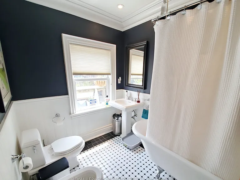 47 Gloucester St #UPPER — Photo 13