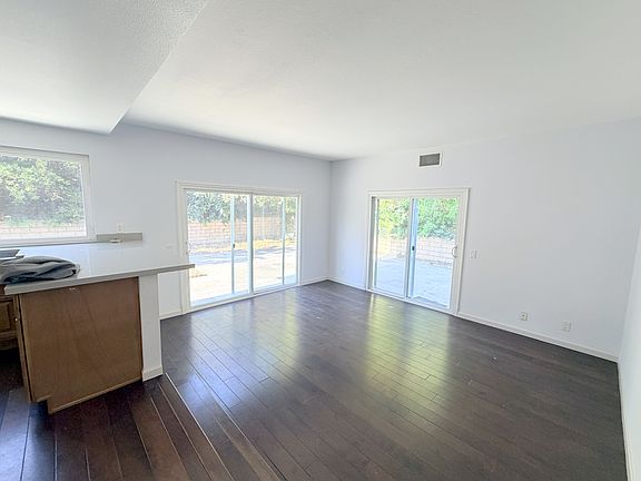 3rd image of 1600 El Camino Dr