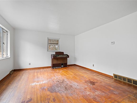 4th image of 3649 Logan Ferry Rd