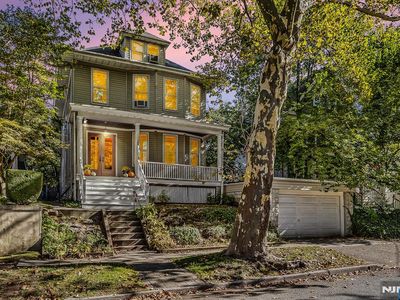 30 Pierrepont Ave, Rutherford, NJ, 07070